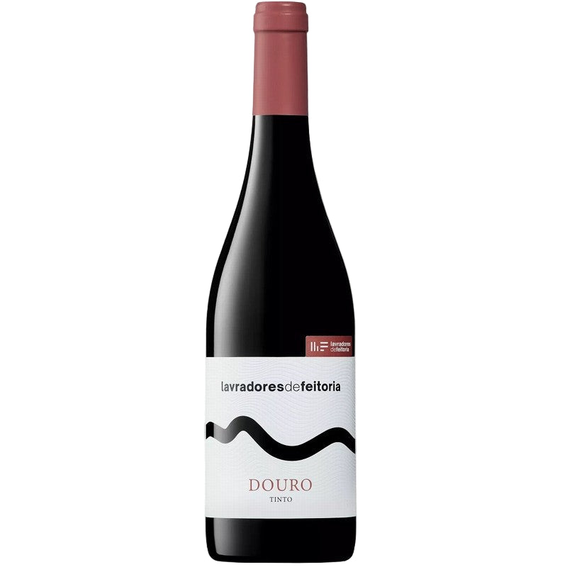 Bottle of wine depicting the Douro river against a white backdround