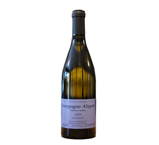 Bottle of Aligote with a lilac label against a white background